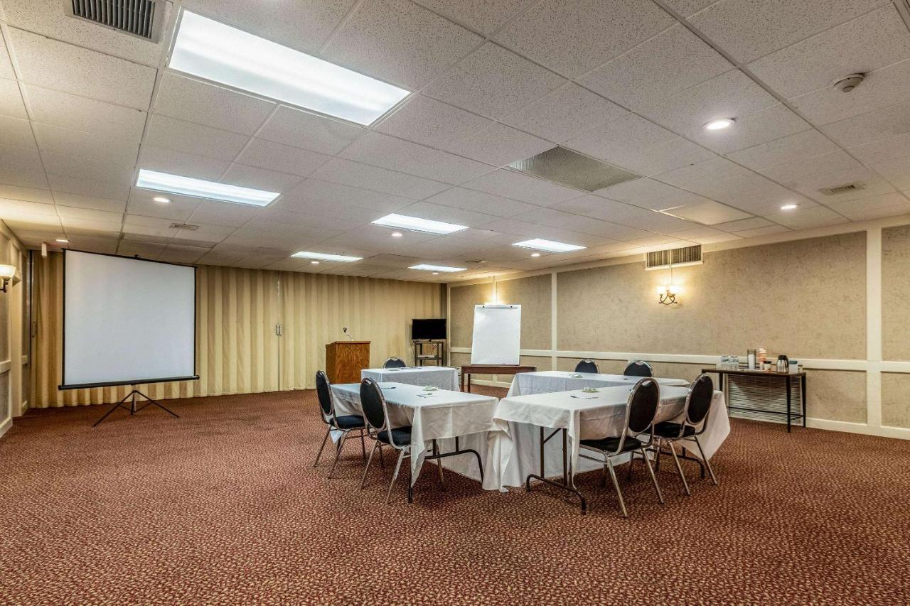 Econo Lodge Альберт-Лі Екстер'єр фото